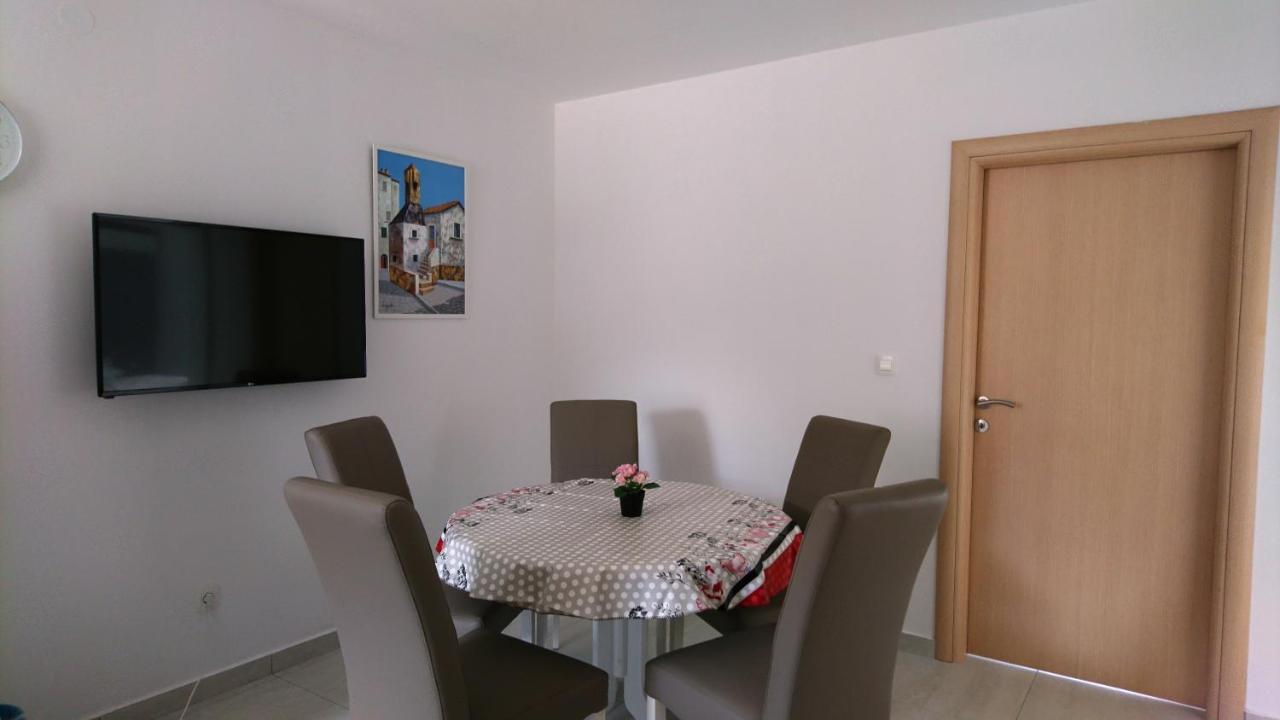 Colic Daire Njivice Dış mekan fotoğraf