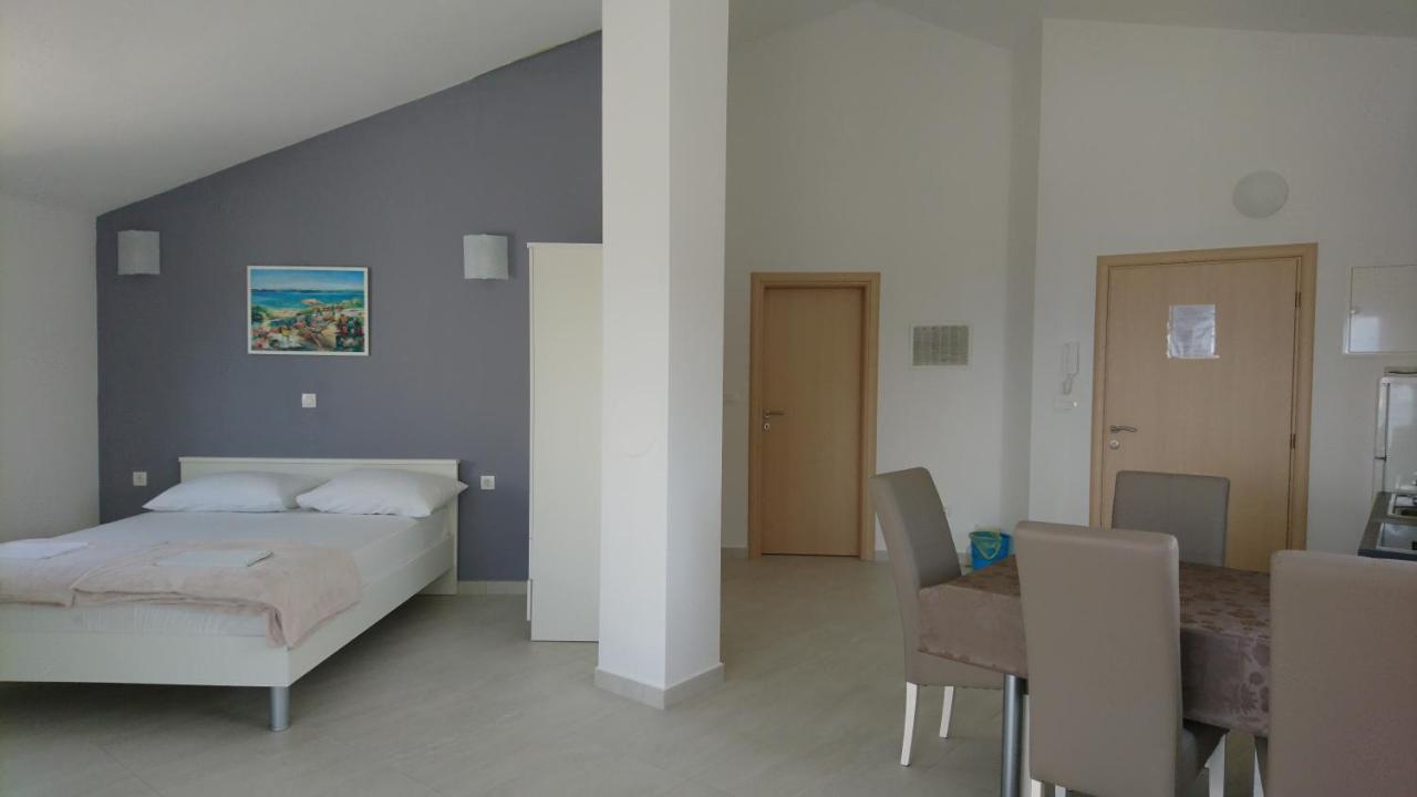 Colic Daire Njivice Dış mekan fotoğraf