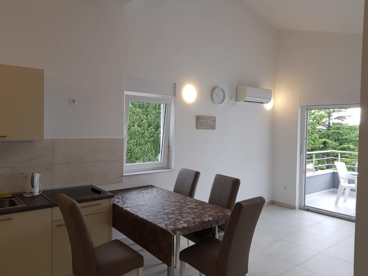 Colic Daire Njivice Dış mekan fotoğraf