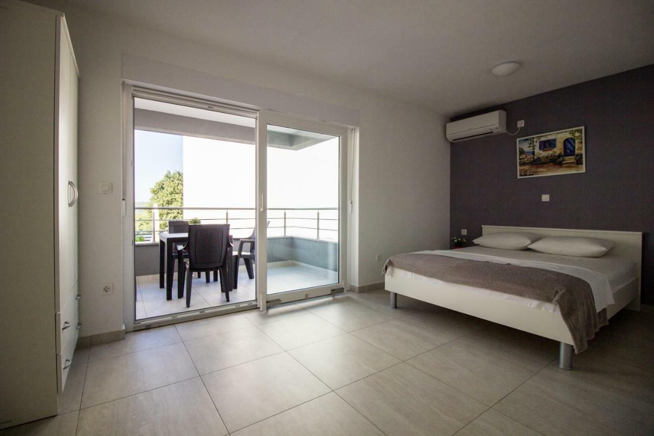 Colic Daire Njivice Dış mekan fotoğraf